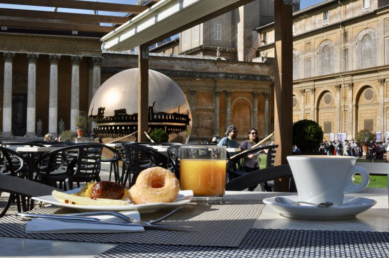 Vatican Breakfast Tour with an Insider | EcoArt travel